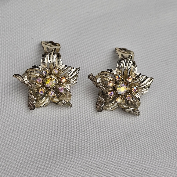 Vintage Coro Silvertone Floral Aurora Borealis Clip On Earrings - Picture 3 of 9